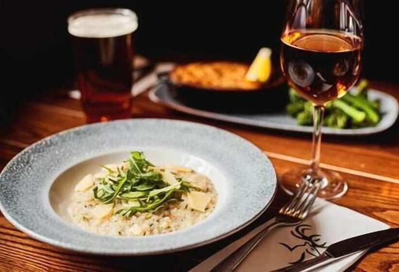 酒店 The Stag On The River