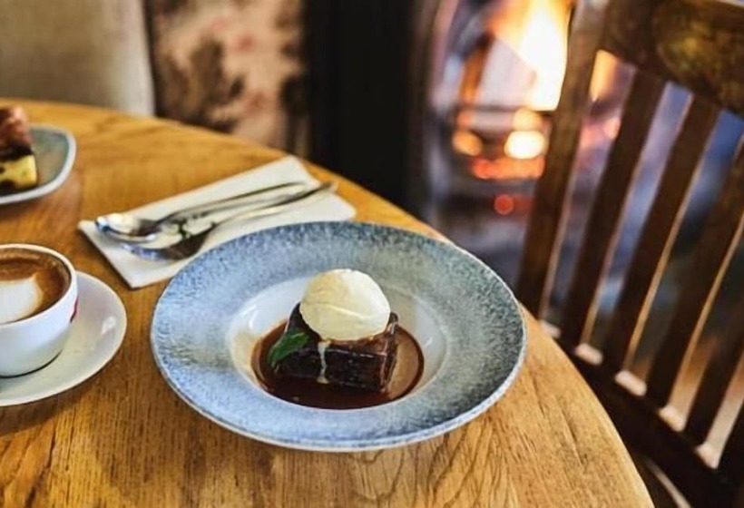 酒店 The Stag On The River