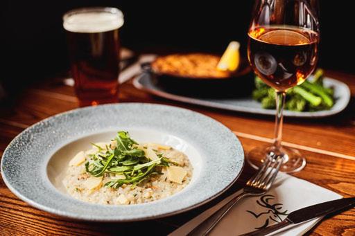 酒店 The Stag On The River