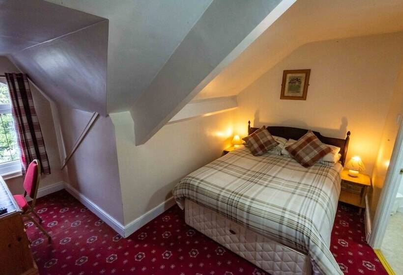 پانسیون Aarondale Guest House