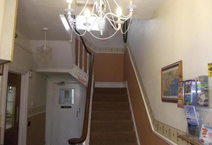 פנסיון Beaufort Guesthouse