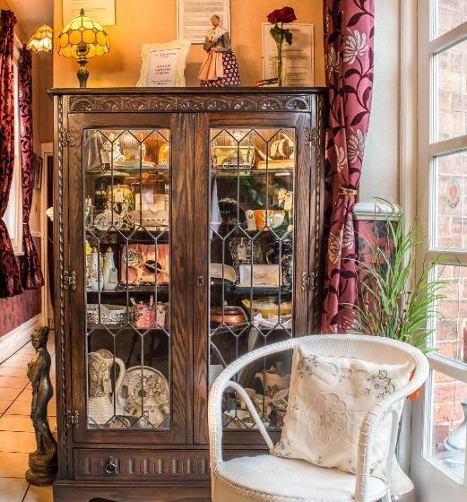 بنسيون Creston Villa Guest House