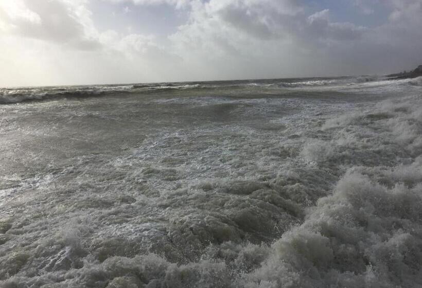 بنسيون Marine View Guest House