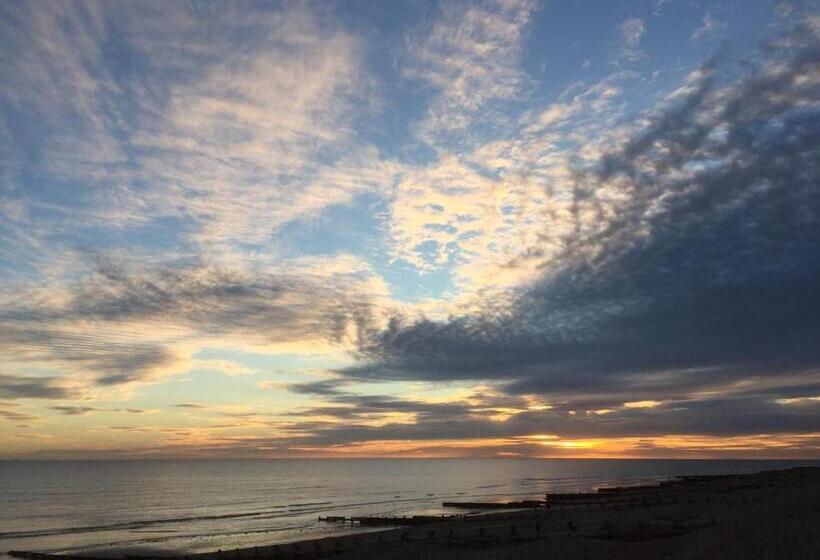 بنسيون Marine View Guest House