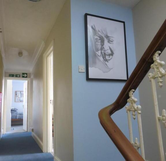 بنسيون Marine View Guest House