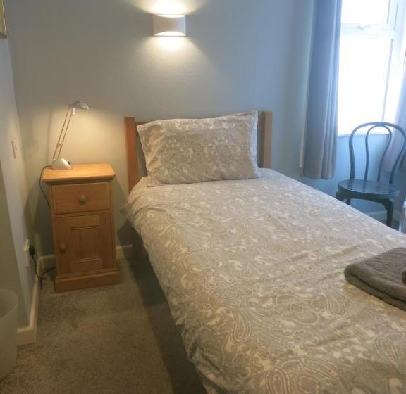 بنسيون Marine View Guest House