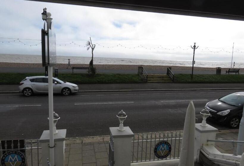 بنسيون Marine View Guest House