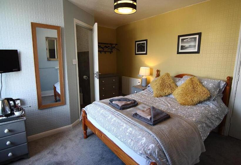 بنسيون Marine View Guest House