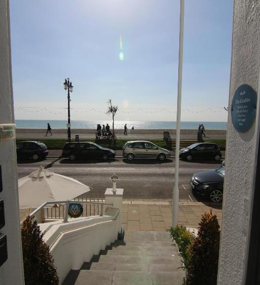 بنسيون Marine View Guest House