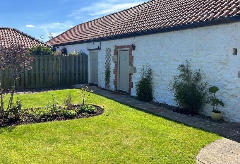 بنسيون The Garden Suites At Snape Castle Mews