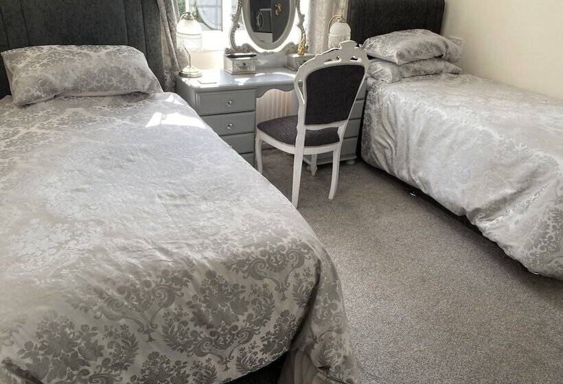 펜션 Tower Hill House Basingstoke