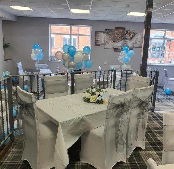 هاستل Harleys Inn