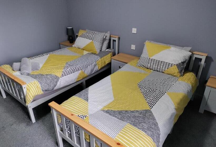 هاستل Harleys Inn