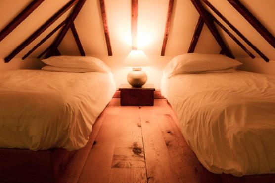 ユースホステル Swan House