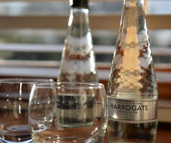 הוסטל The Castle Inn