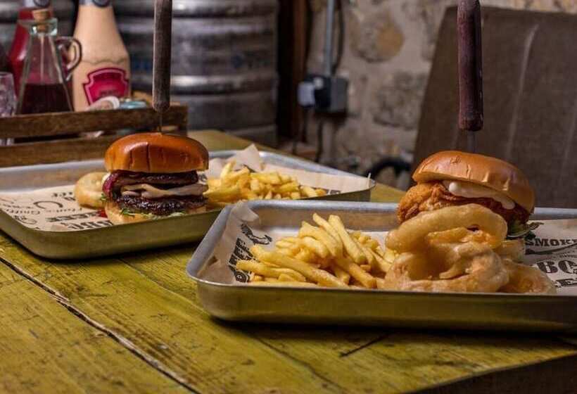 فندق صغير The Dirty Bottles Inn