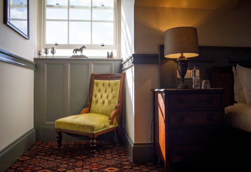 فندق صغير The Duchess Of Cornwall