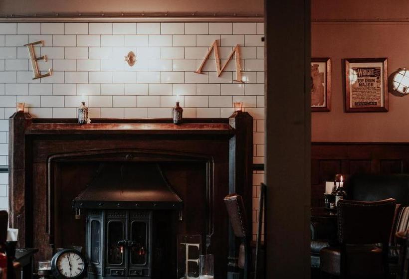 ユースホステル The Eton Mess