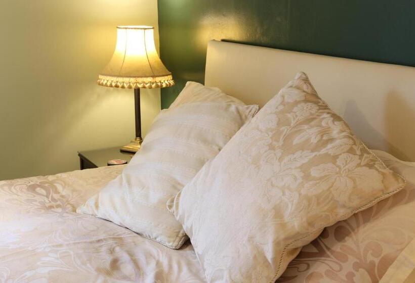 فندق صغير The George Inn