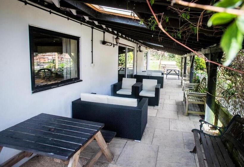 ユースホステル The Half Moon