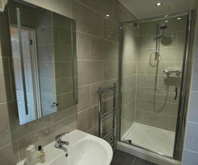 ユースホステル The Lion And The Lamb