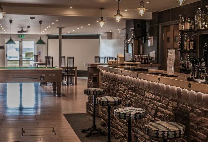 ユースホステル The Lion And The Lamb