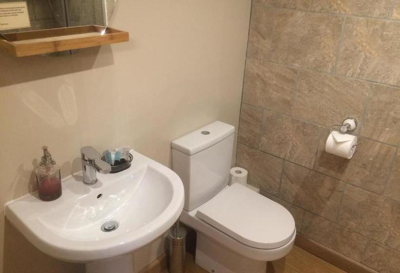 호스텔 The Salford Inn