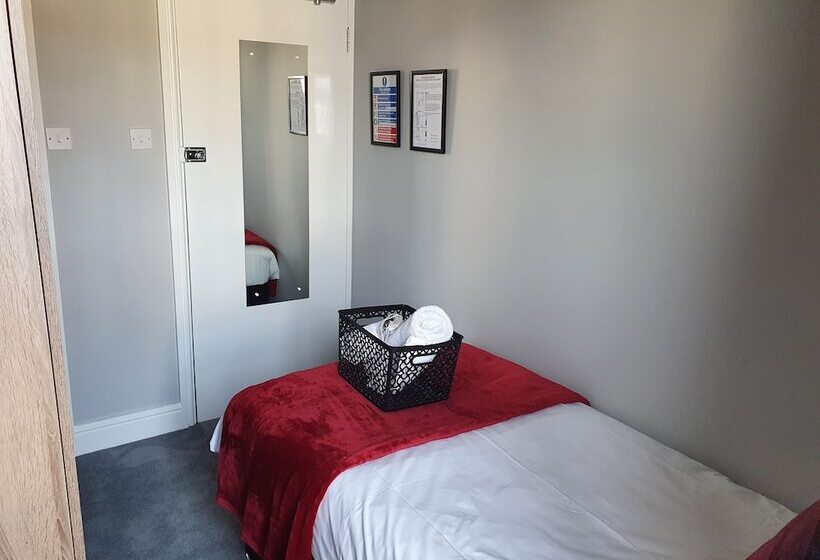 ベッドアンドブレックファースト The Braemar Southport