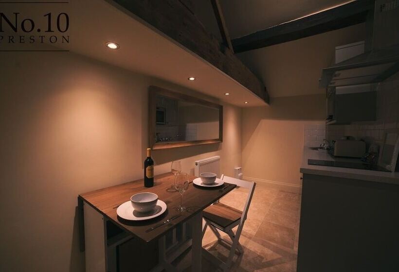 فندق No.10 Preston