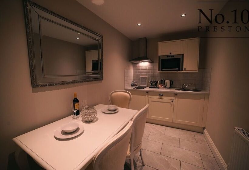 فندق No.10 Preston