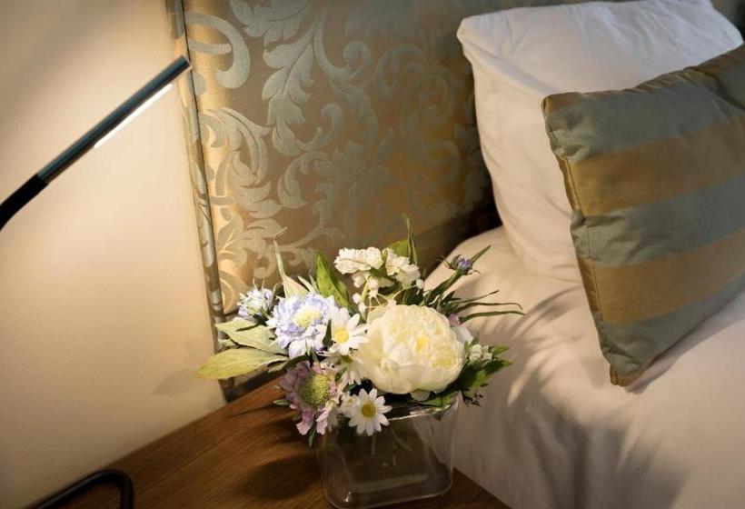 פנסיון Abbeyfield Lodge