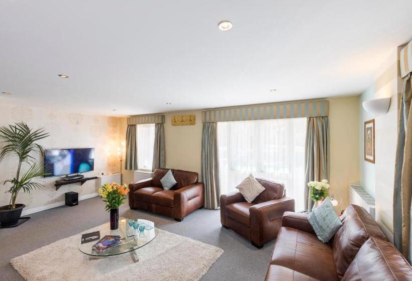 פנסיון Abbeyfield Lodge