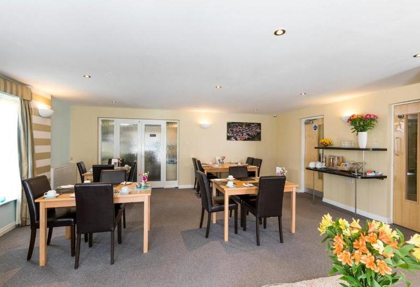 פנסיון Abbeyfield Lodge