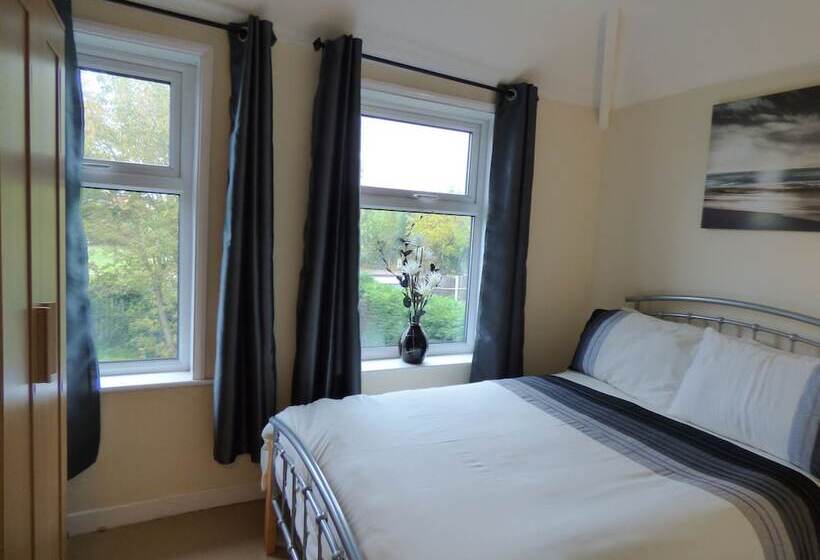 Пансион Birdholme House