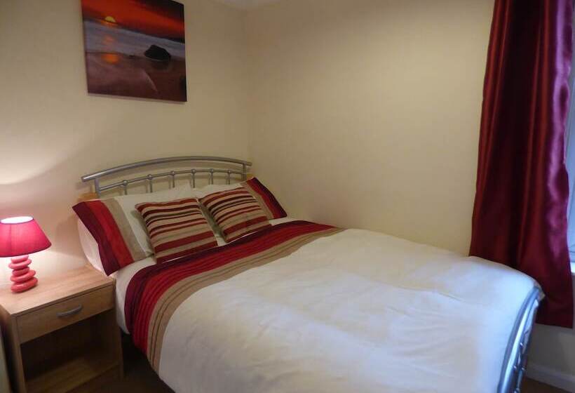 Пансион Birdholme House