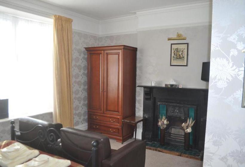 פנסיון Bodalwyn Guest House