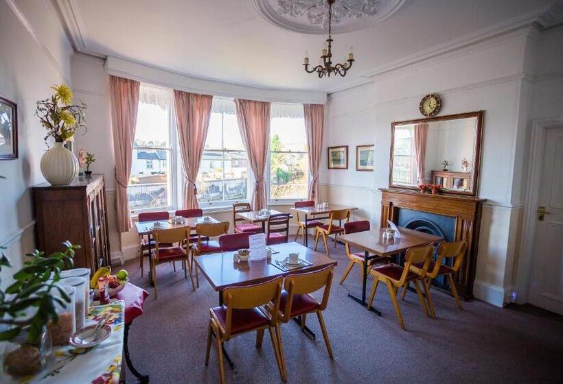 פנסיון Bridge Guest House