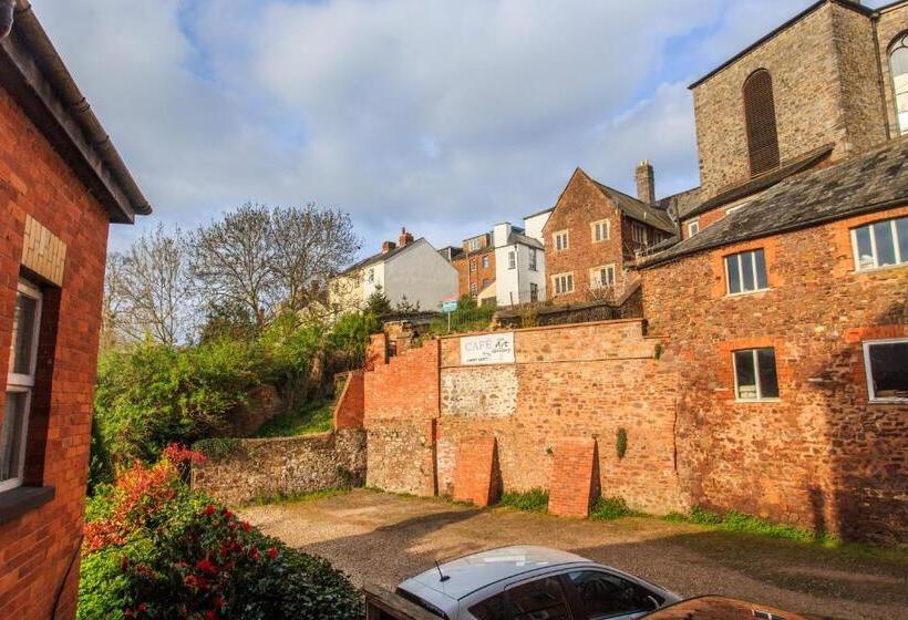 פנסיון Bridge Guest House