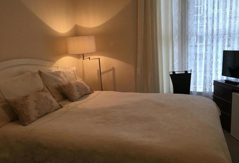 بنسيون Caris Guest House