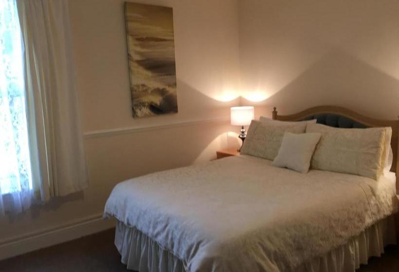 بنسيون Caris Guest House