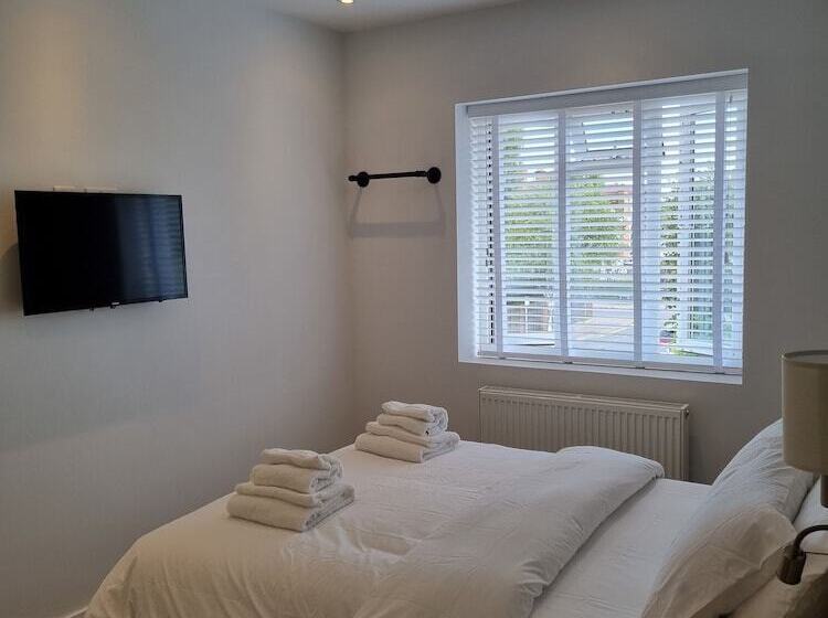 ペンション Cg London