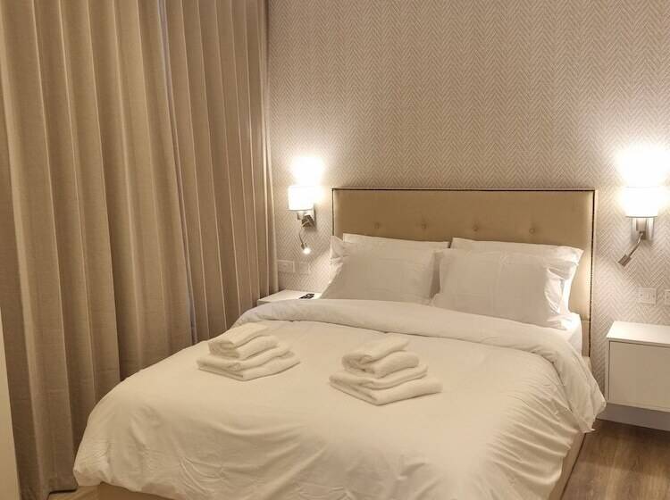 ペンション Cg London