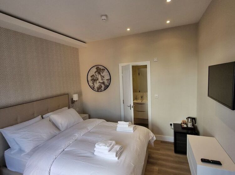 ペンション Cg London