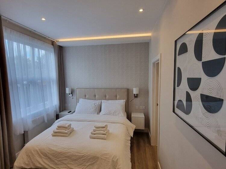 ペンション Cg London