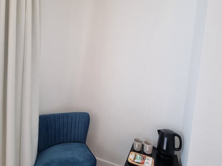 ペンション Cg London