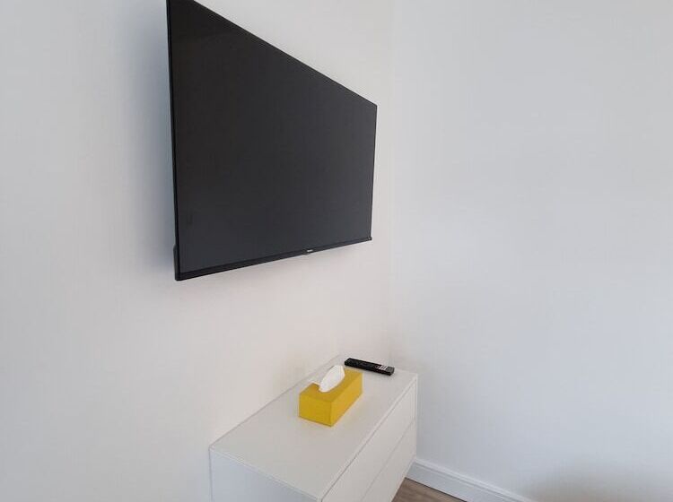 ペンション Cg London