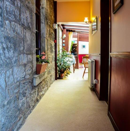 Пансион Clarke Cottage Guest House