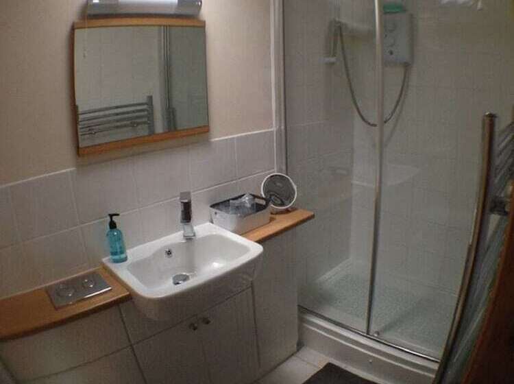 Пансион Deridown Guest House