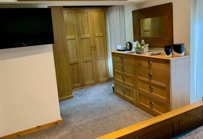 Пансион Deridown Guest House