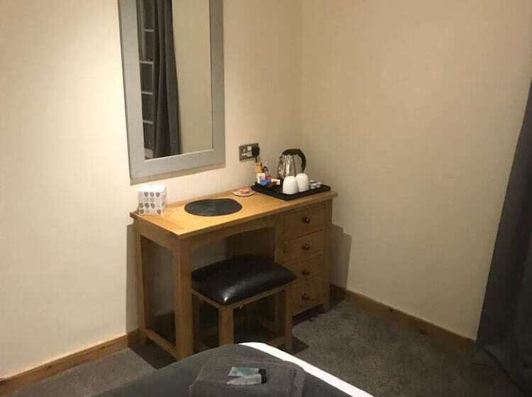 Пансион Deridown Guest House